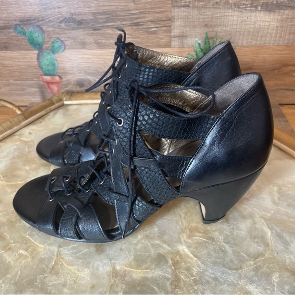 Valeria Grossi black leather lace up heels women’s 39 US 8.5 snakeskin print - Picture 4 of 9